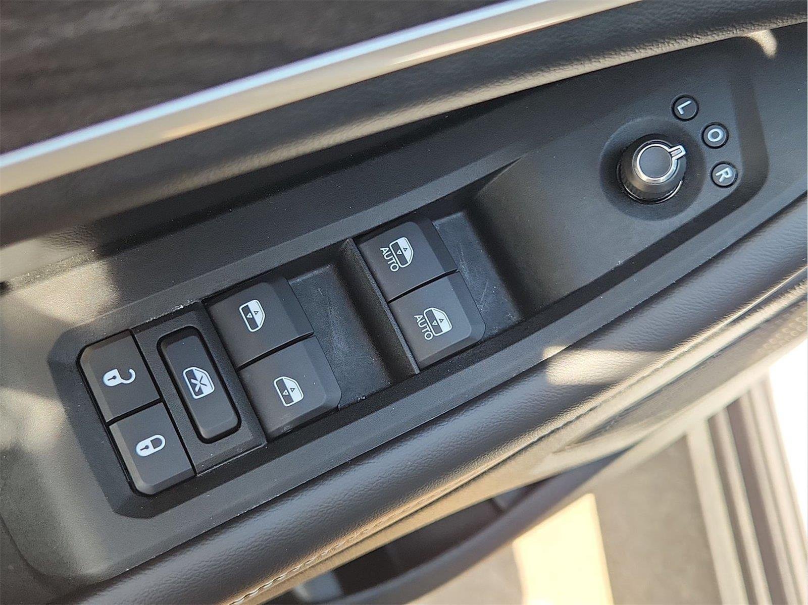 2025 Jeep Grand Cherokee L photo 23 of 34