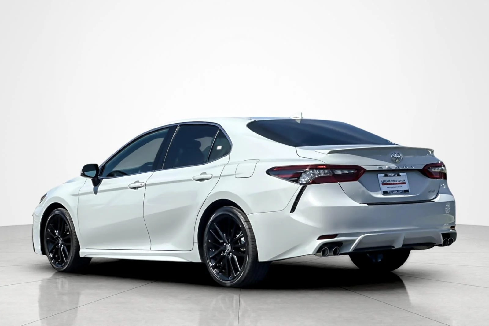 Used 2022 Ice Edge Toyota XSE image 3