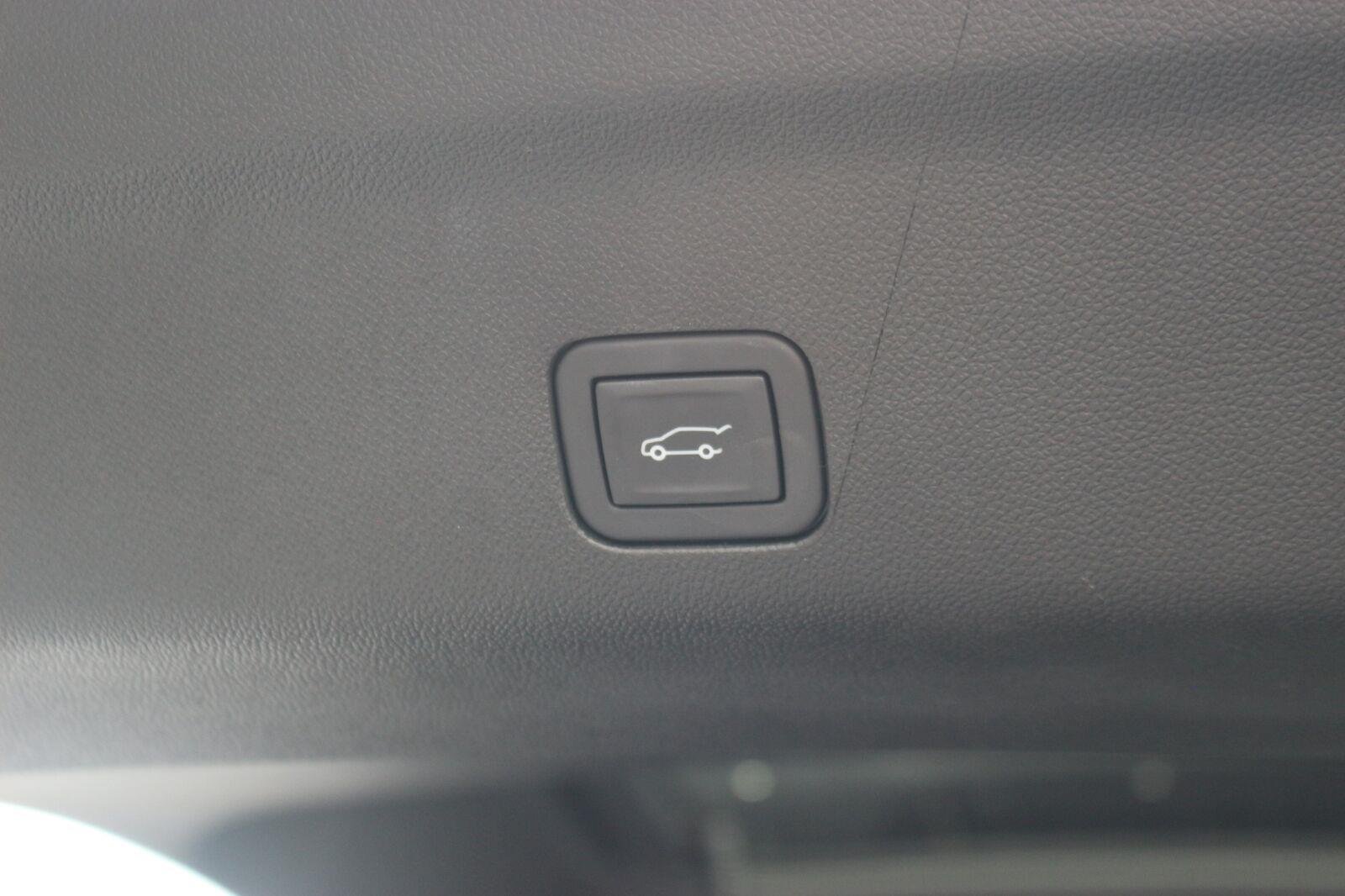 Used 2024 Black Chevrolet Z71 image 14