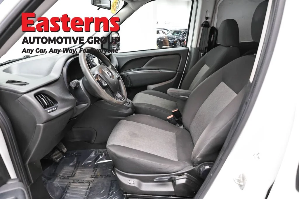 Used 2022 White Ram Base image 14