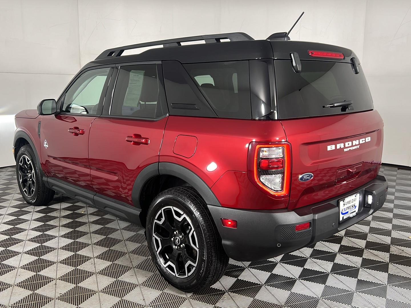 Used 2025 Ruby Red Metallic Tinted Clearcoat Ford Outer Banks image 6