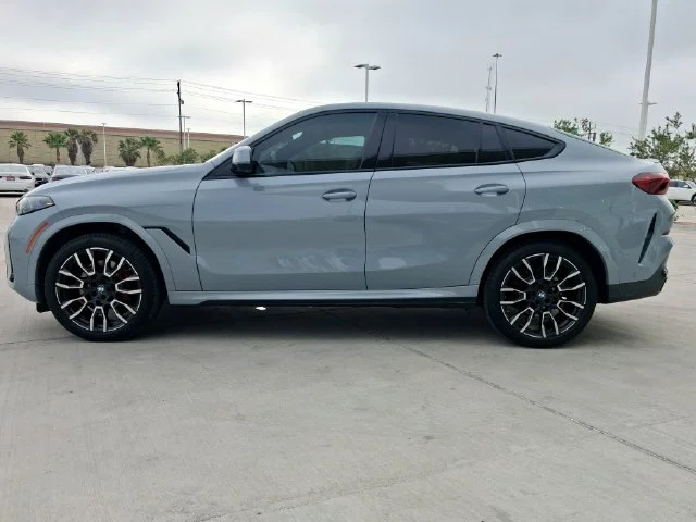 Used 2025 Gray BMW xDrive40i image 3