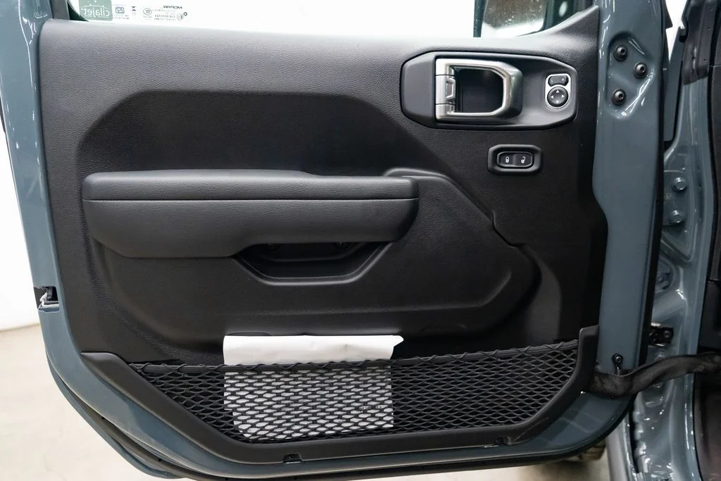 New 2026 Anvil Clear-Coat Exterior Paint Jeep Mojave image 22
