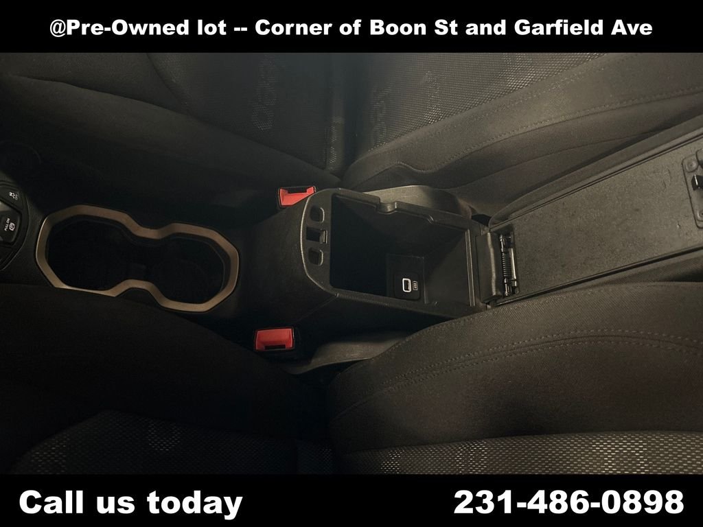 Used 2017 Black Jeep Latitude image 26