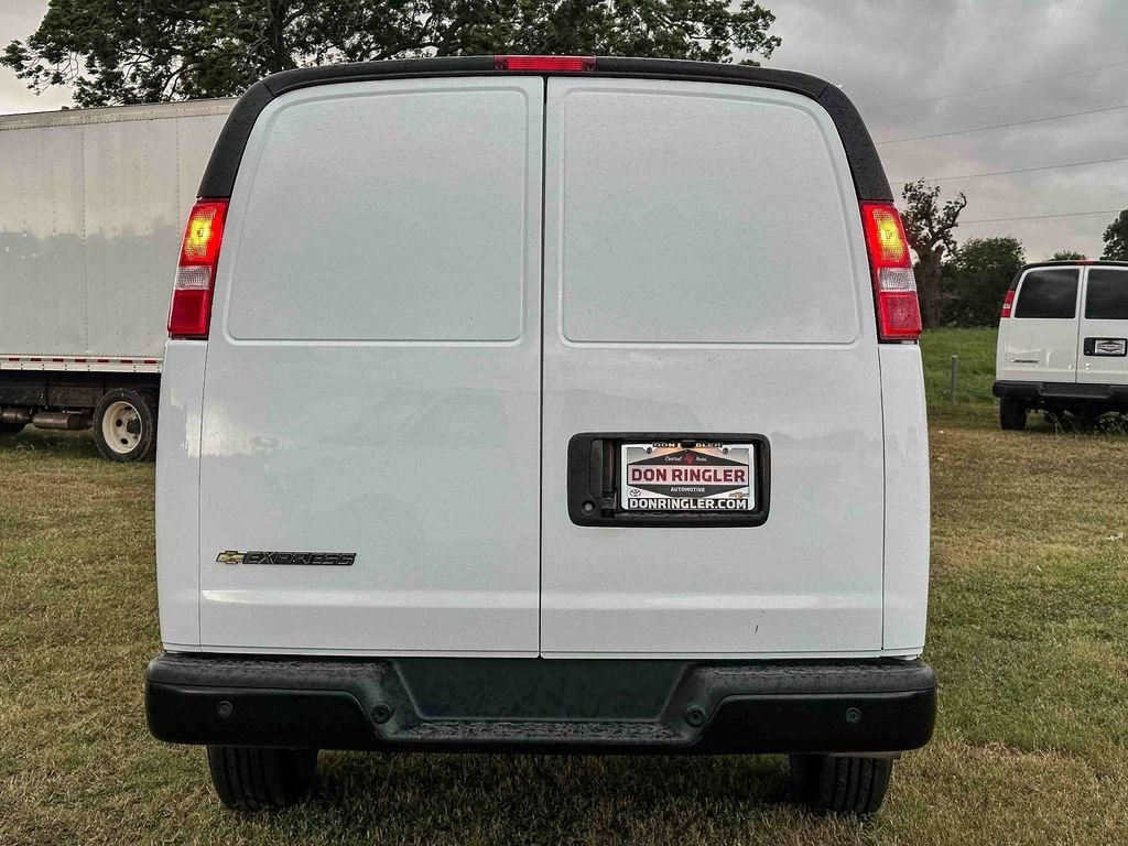 2025 Chevrolet Express Cargo Work Van - Photo 6