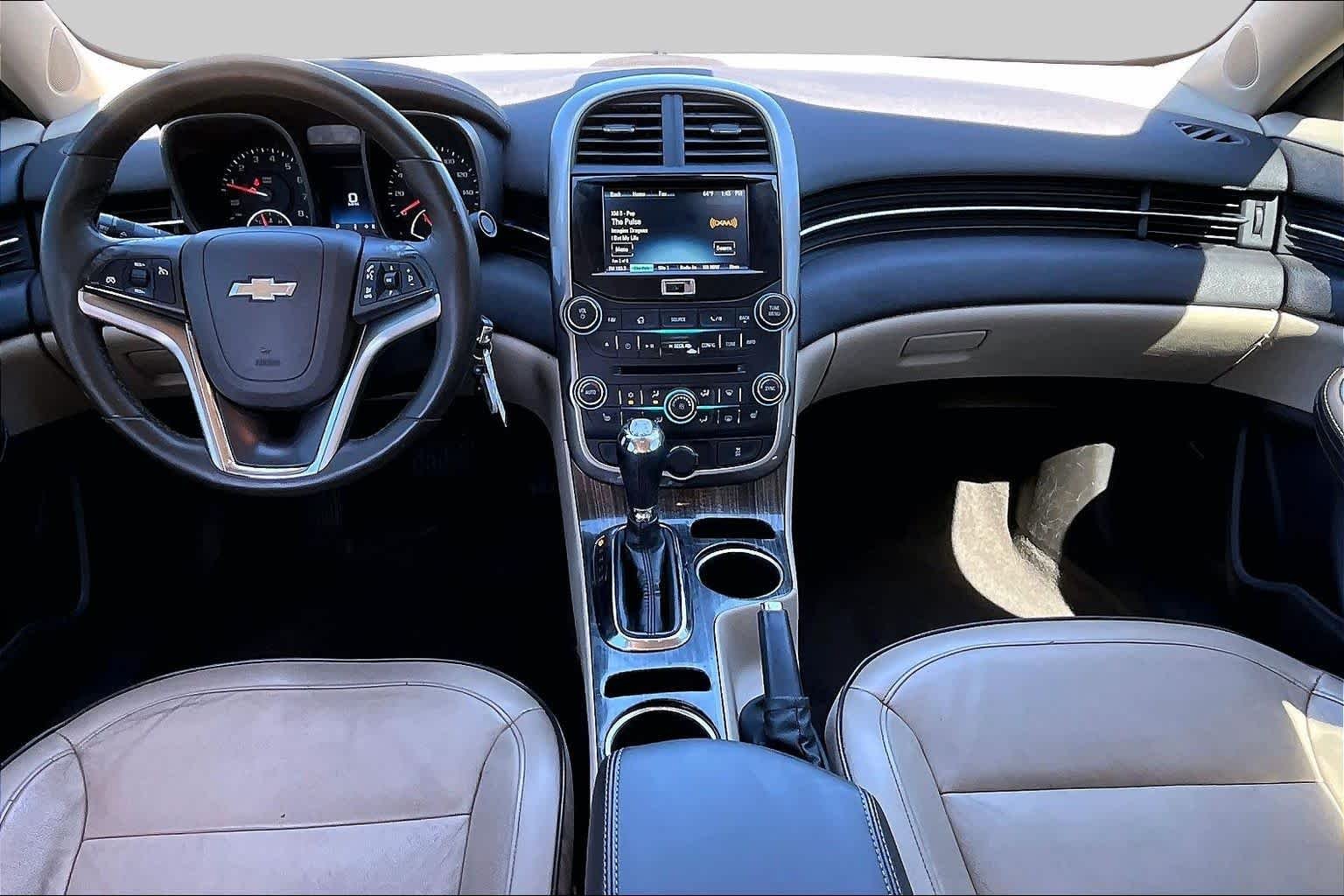 Used 2015 Iridescent Pearl Tricoat Chevrolet LT image 15