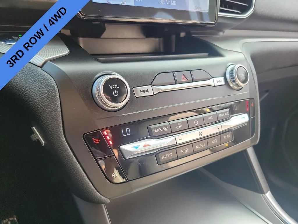 Used 2020 Blue Ford XLT image 18