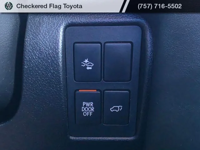 Used 2018 Nebula Gray Pearl Lexus 570 image 16