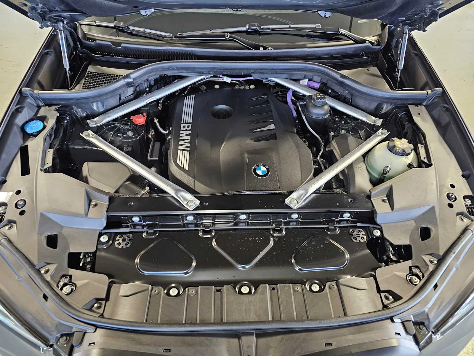 New 2026 Dravit Grey Metallic BMW xDrive40i image 9