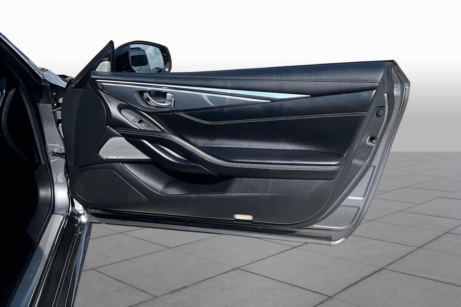 Used 2022 Graphite Shadow INFINITI LUXE image 22