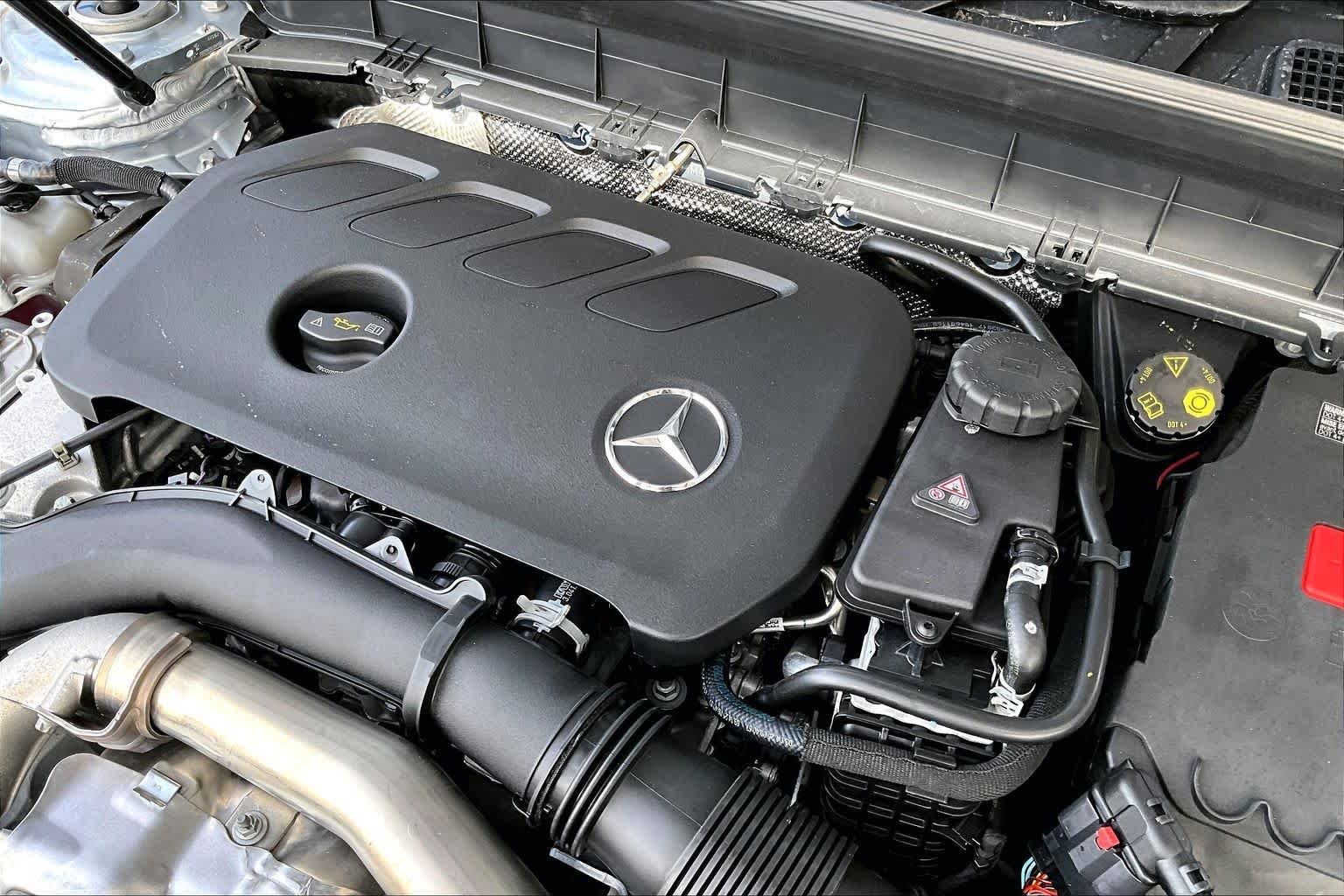 Used 2026 Cirrus Silver Metallic Mercedes-Benz GLB 250 image 19