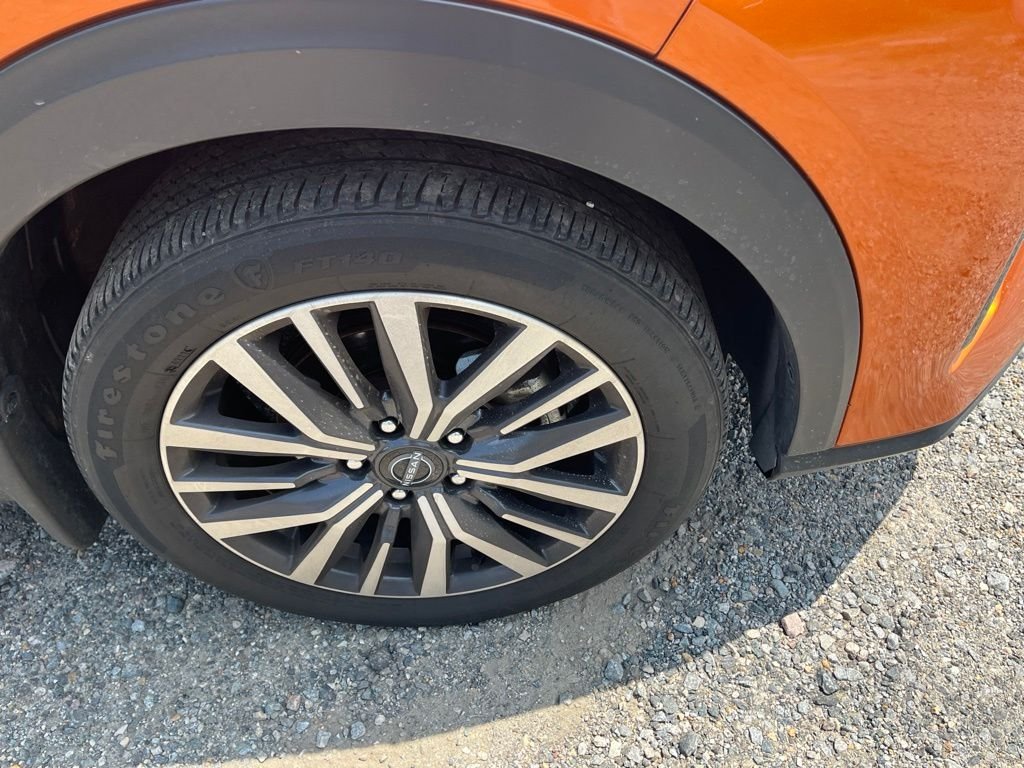 Used 2023 Orange Nissan SV image 33