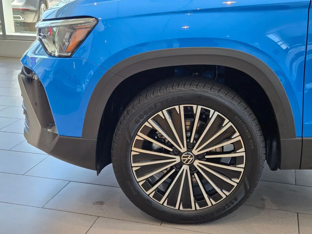 New 2026 Blue Volkswagen 1.5T SE image 5