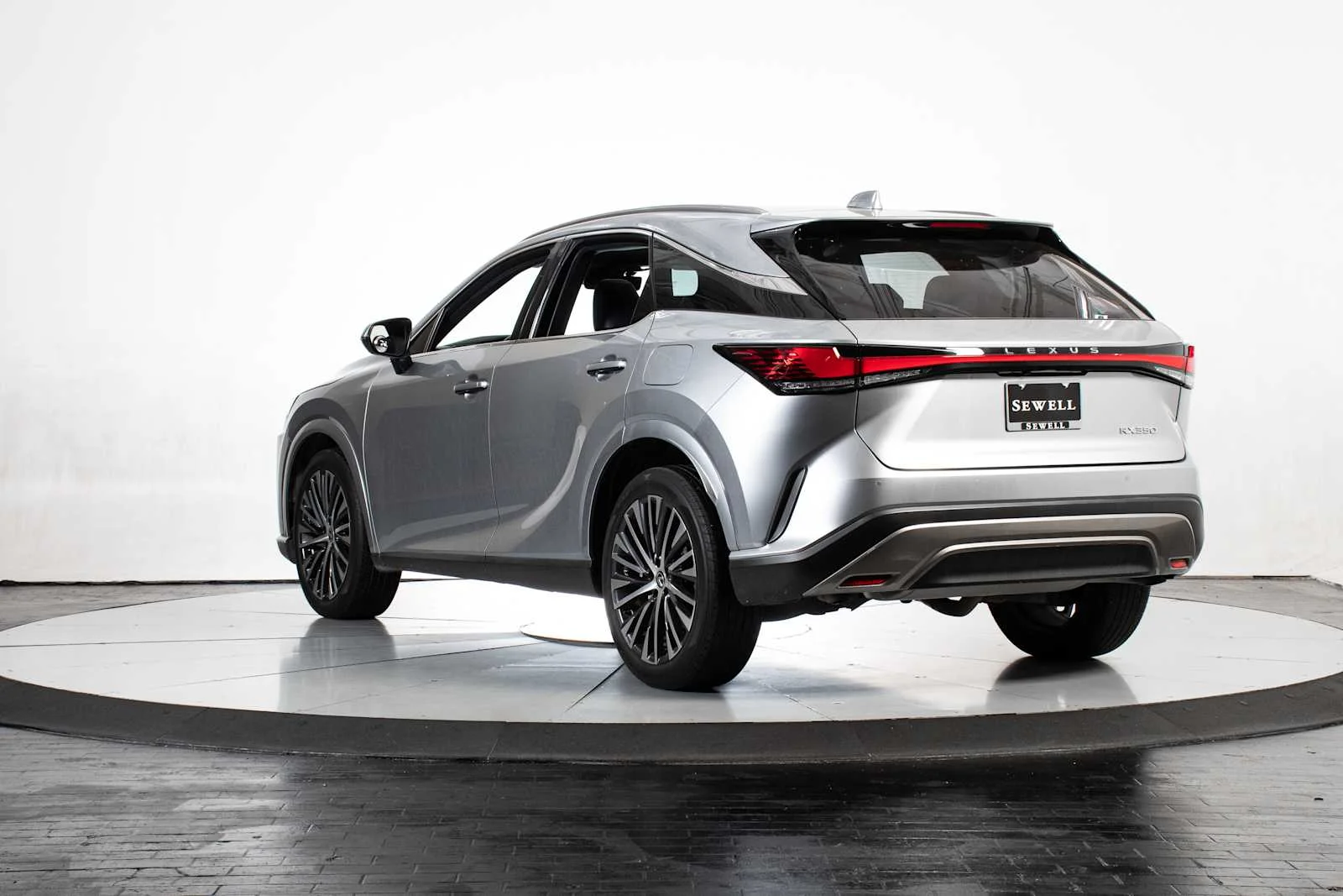 Certified Used 2023 IRIDIUM Lexus Premium Plus image 3