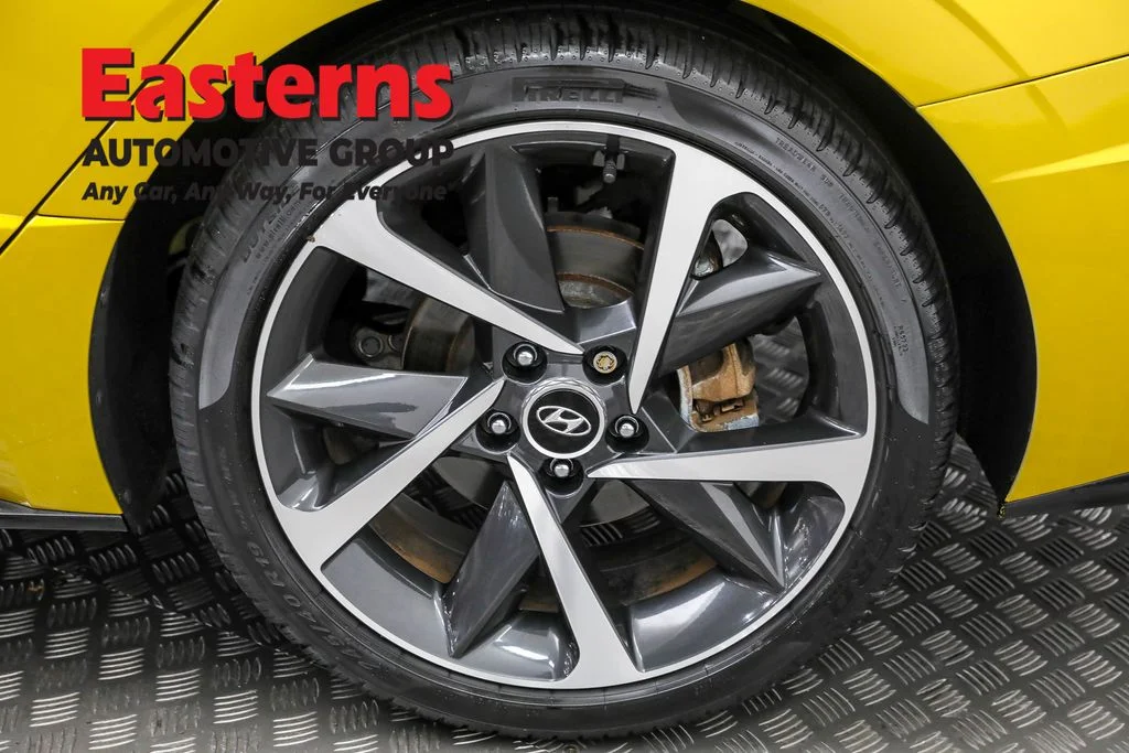 Used 2021 Yellow Hyundai SEL Plus image 32