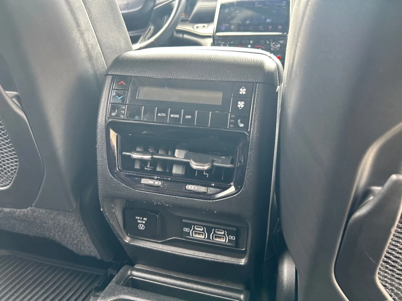Used 2021  Jeep Limited image 22