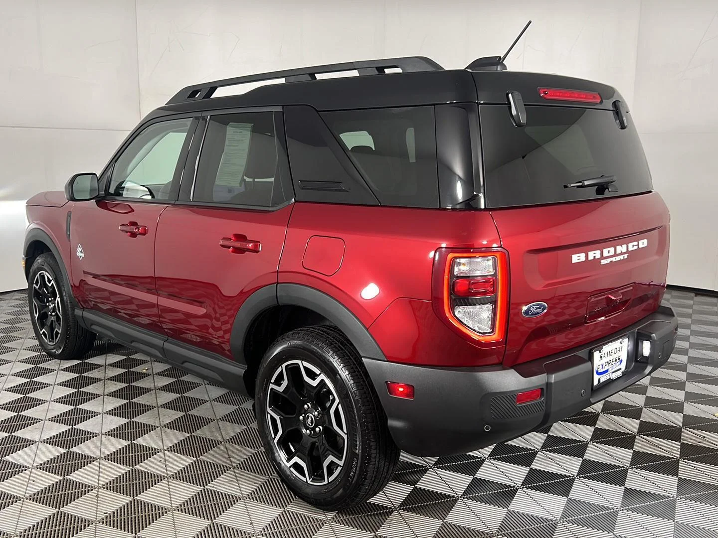 Used 2025 Ruby Red Metallic Tinted Clearcoat Ford Outer Banks image 6