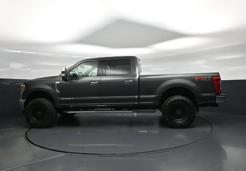 Used 2019 Gray Ford XLT image 23