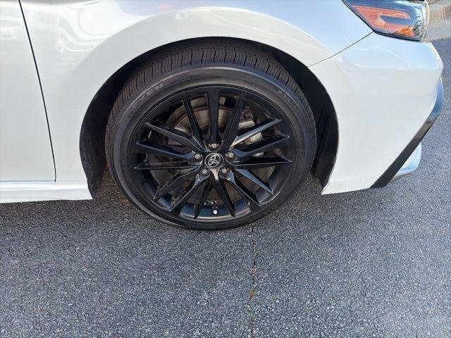 Certified Used 2021 MID BLK/WIND CHILL Toyota  image 11