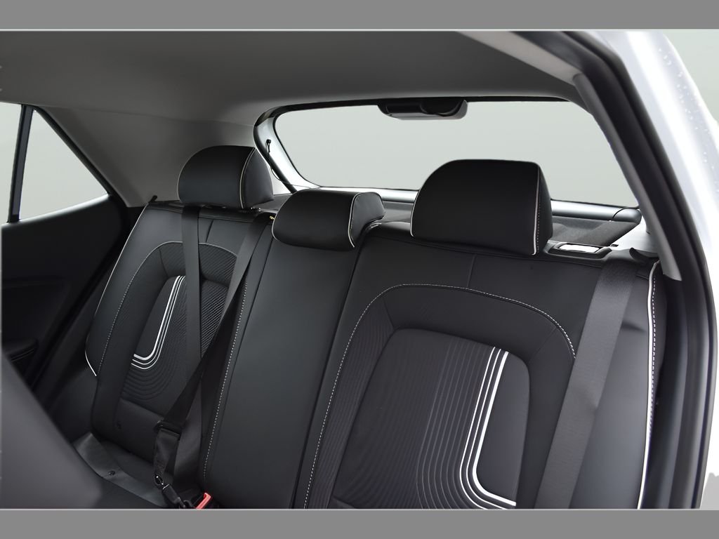 2025 Hyundai Venue Limited - Photo 30
