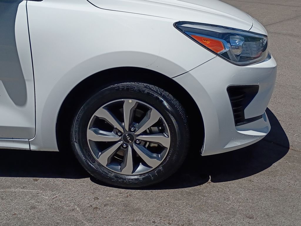 Used 2022 Clear White Kia S image 2