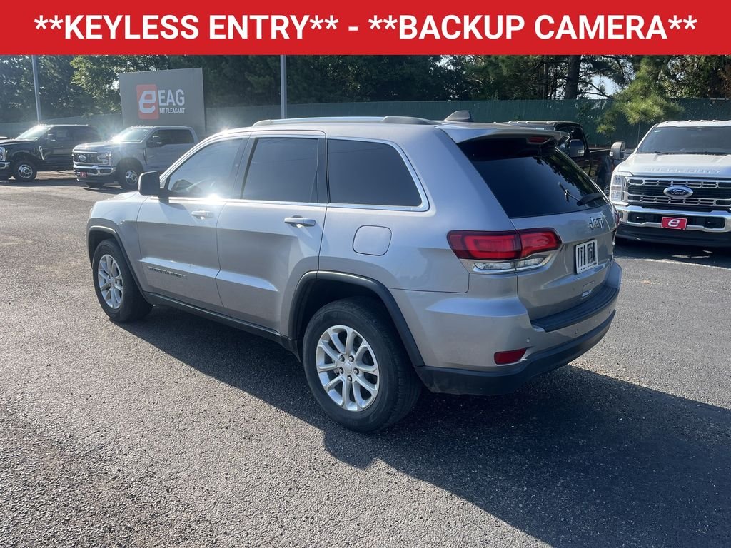Used 2021 Billet Silver Metallic Clearcoat Jeep Laredo E image 3