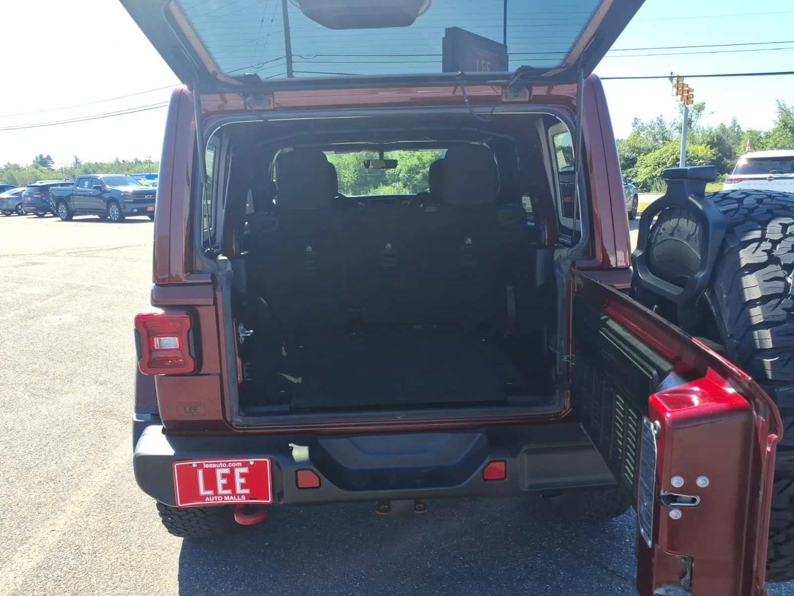 Used 2021 Snazzberry Pearlcoat Jeep Unlimited Rubicon image 13