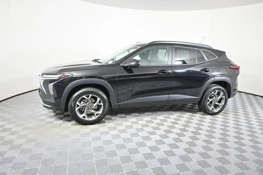 Used 2024 Chevrolet Trax LT with VIN KL77LHE2XRC023552 for sale in Forest Lake, Minnesota