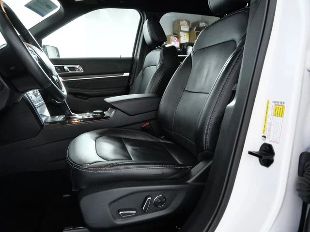 Used 2018 White Ford Limited image 16