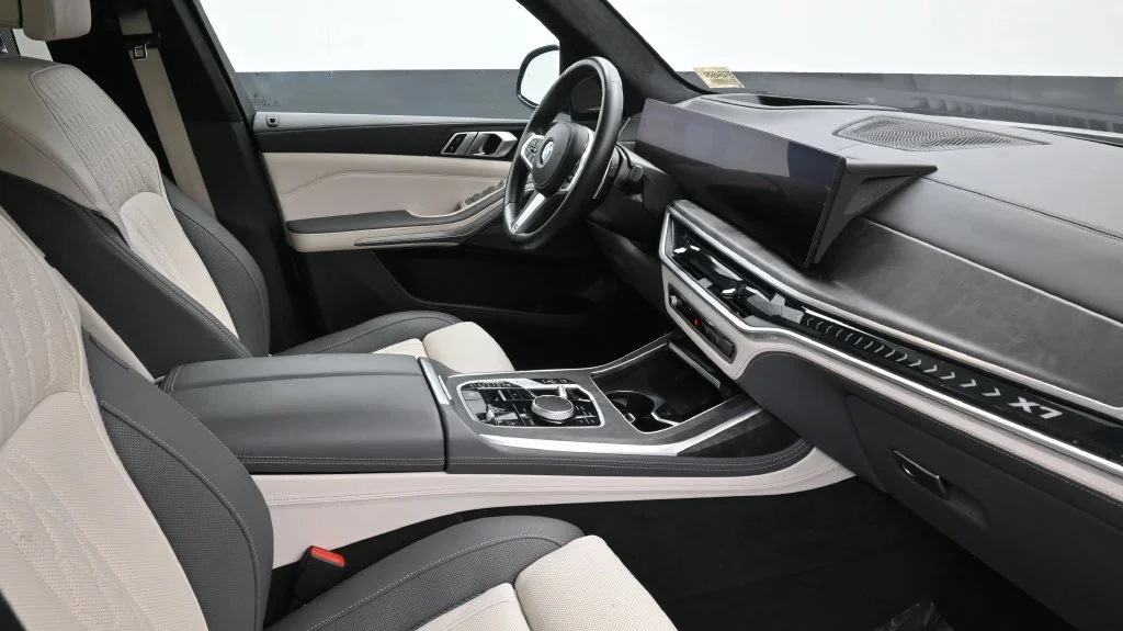 Used 2023 Black Sapphire Metallic BMW xDrive40i image 11
