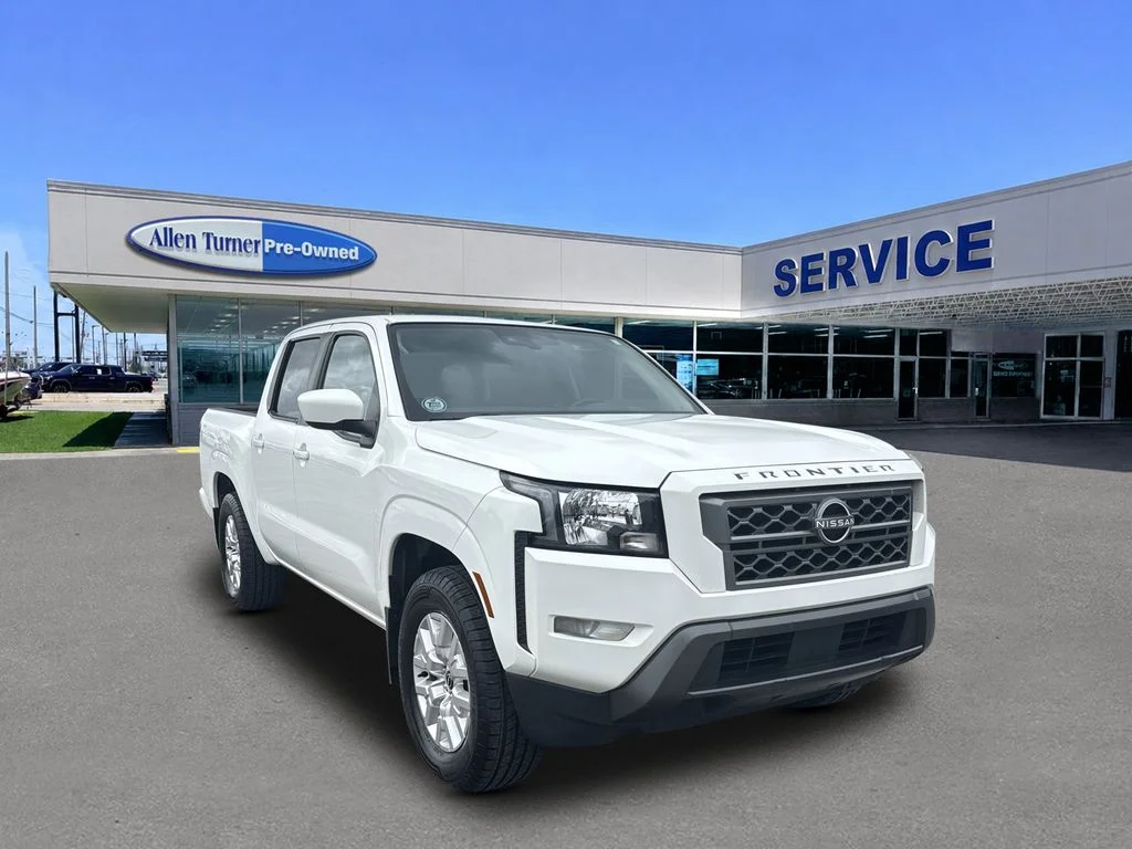 Used 2023 Glacier White Nissan SV image 2