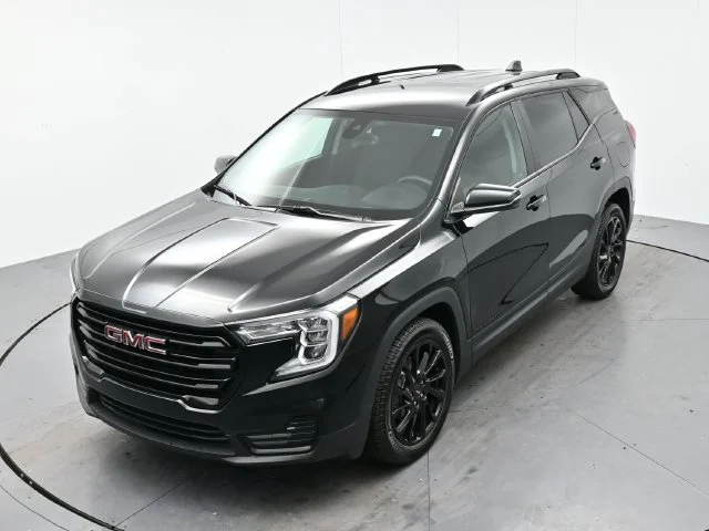 Used 2023 EBONY TWILIGHT METALLIC GMC SLE image 36