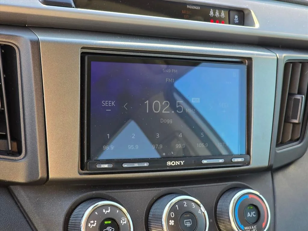 Used 2018 Silver Toyota LE image 5
