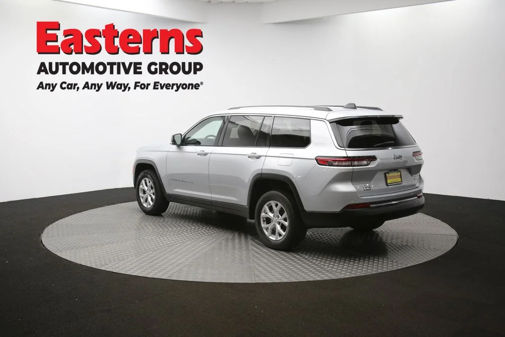 Used 2023 Silver Jeep Limited image 65