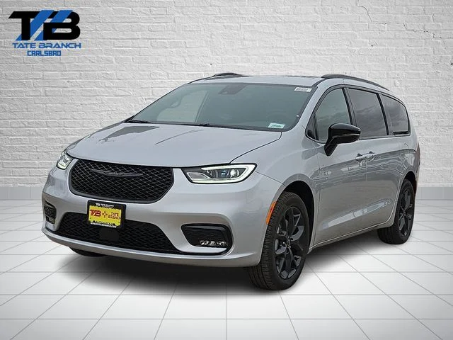 2026 Chrysler Pacifica Select AWD's photo