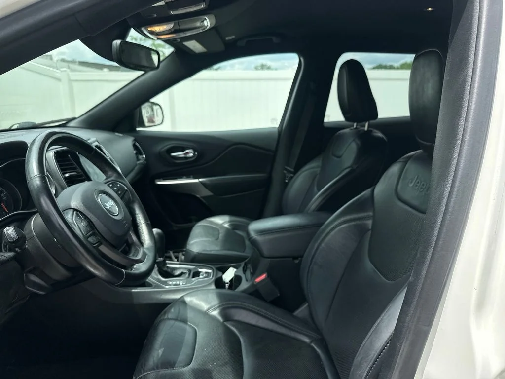 Used 2019 White Jeep Limited image 7