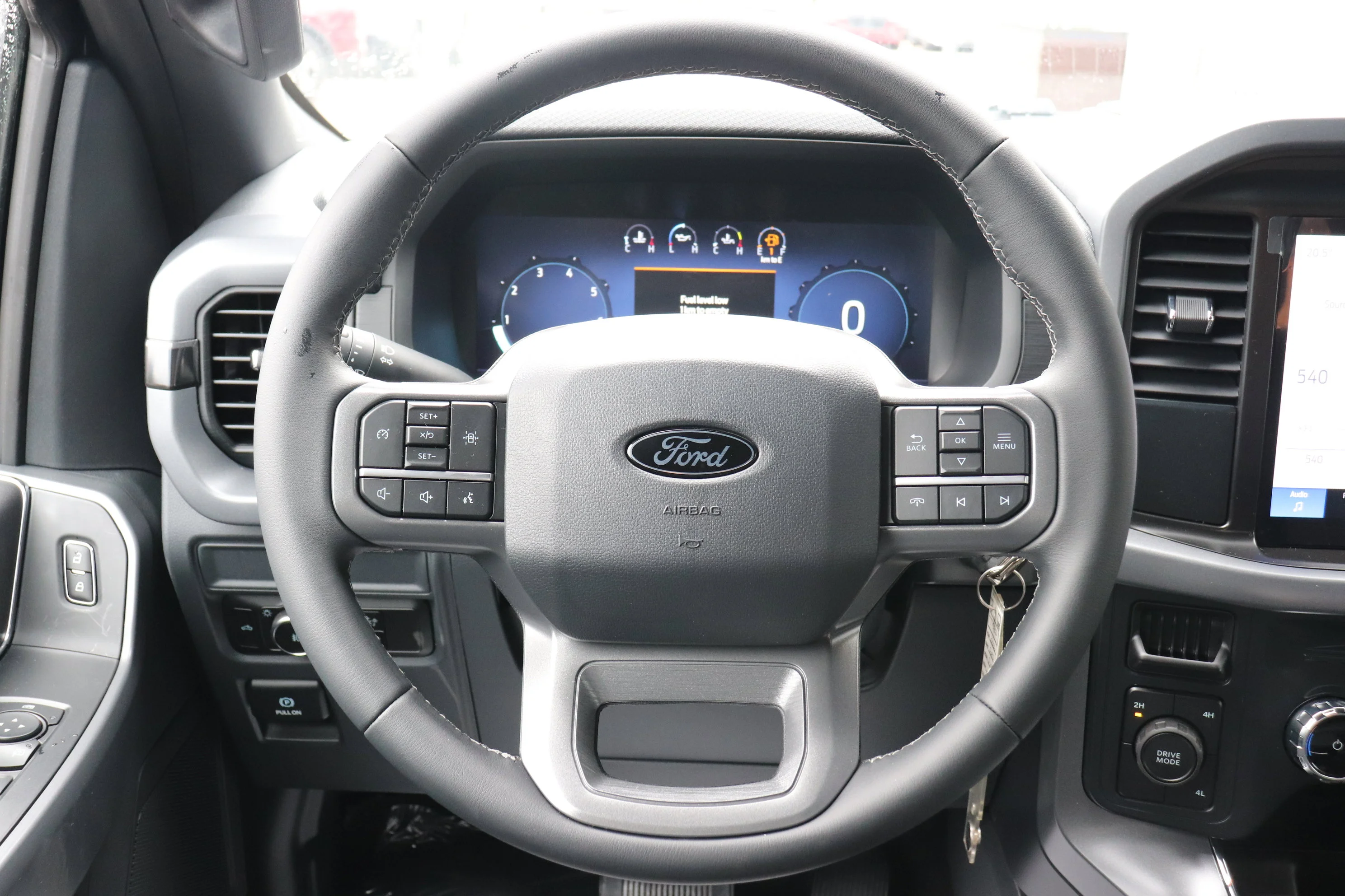 New 2026 CARBONIZED GREY METALLIC Ford XLT image 13