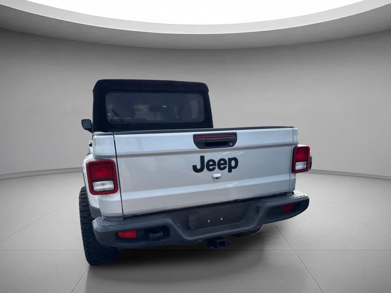 Used 2022 Silver Zynith Clearcoat Jeep Sport S image 16