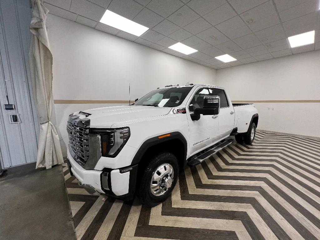 2026 GMC Sierra 4WD Crew Cab Long Box DRW Denali's photo