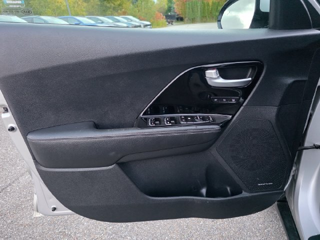Used 2020 Silky Silver Kia EX Premium image 27
