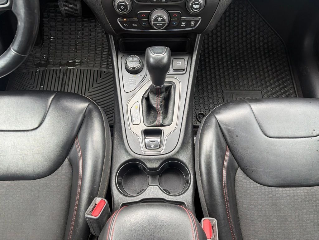 Certified Used 2019 White Jeep Trailhawk image 13