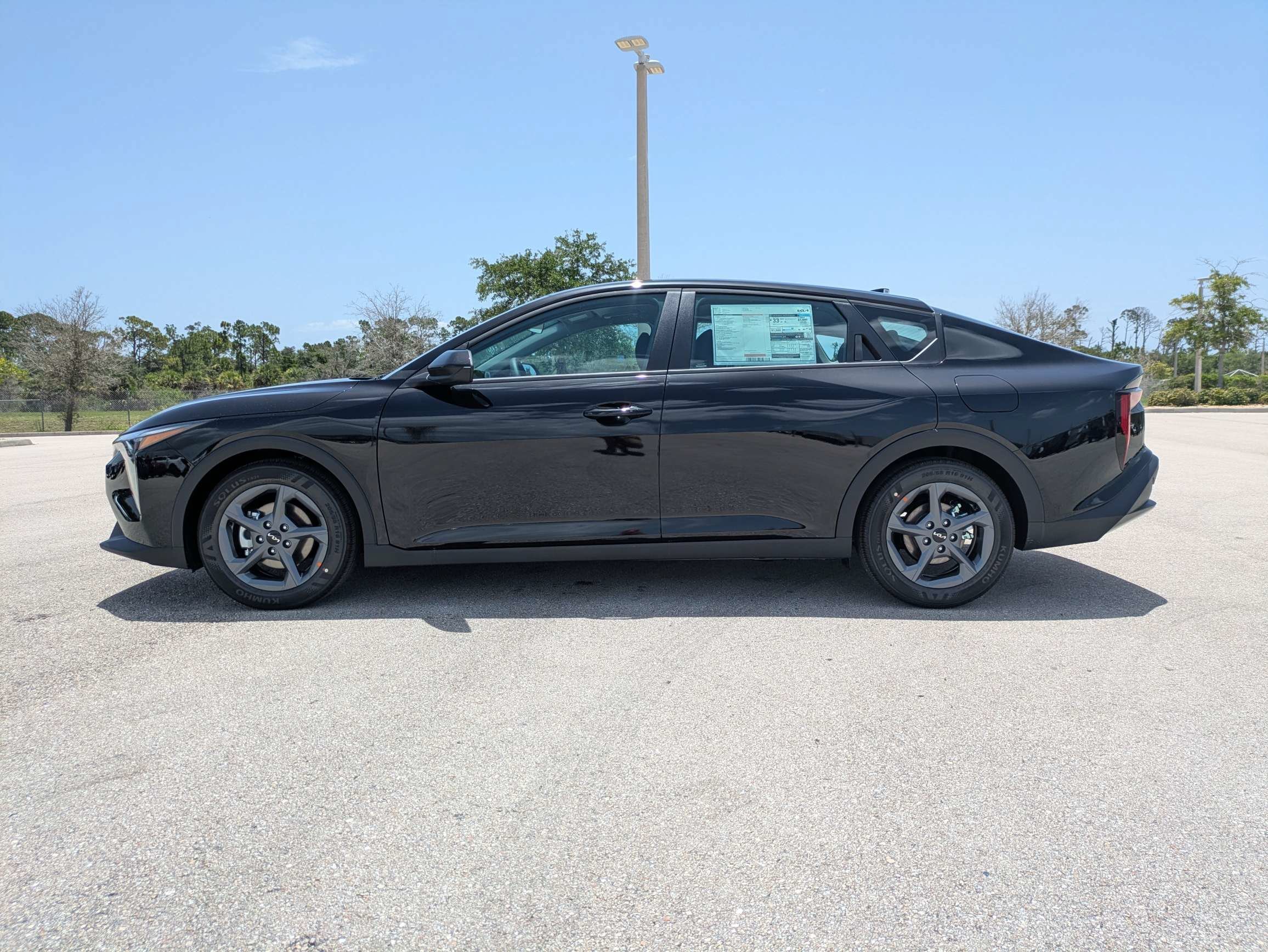 New 2026 Aurora Black Pearl Kia LXS image 8