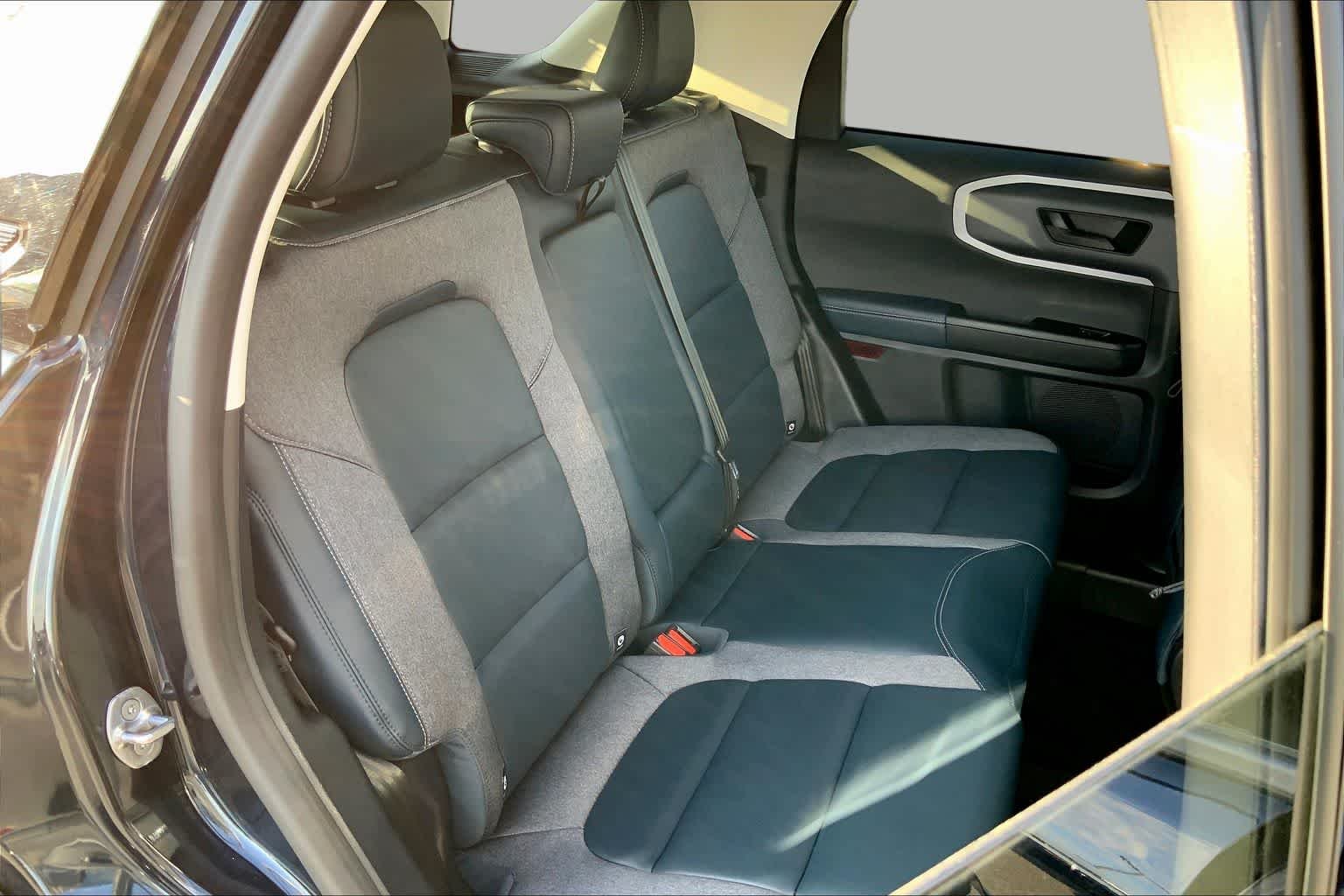 Used 2022 Alto Blue Metallic Tinted Clearcoat Ford Outer Banks image 18