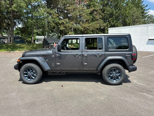 New 2026 Granite Crystal Metallic Clear-Coat Exterior Paint Jeep 85th Anniversary Edition image 3