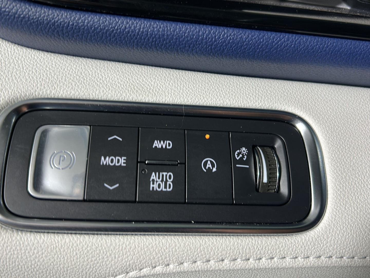 Used 2025 Ocean Blue Metallic Buick Avenir image 25