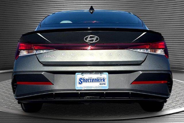 New 2026 Gray Hyundai SEL Sport Plus image 4