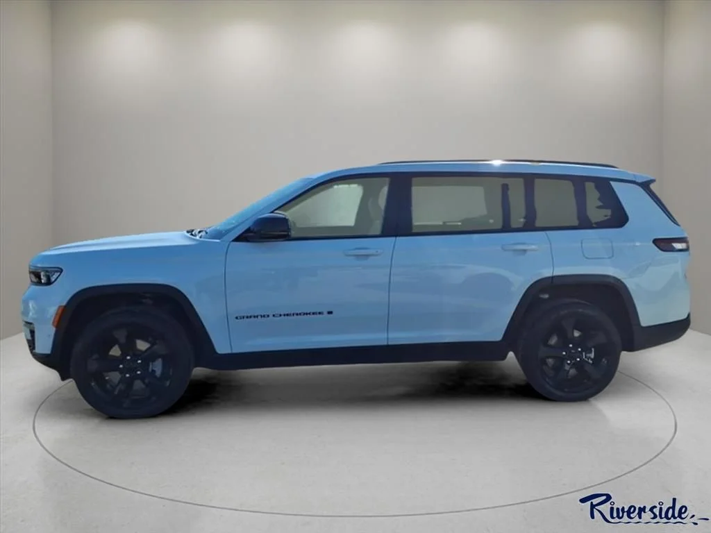 New 2025 Bright White Clear-Coat Exterior Paint Jeep Limited image 3