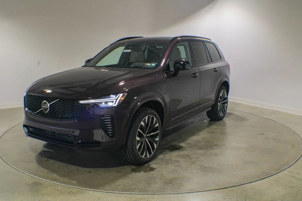 2026 Volvo XC90 T8 Recharge Ultra Dark 6-Seater 4WD's photo