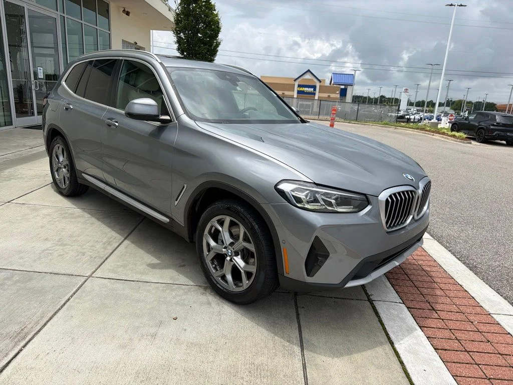 Used 2023 Skyscraper Grey Metallic BMW sDrive30i image 8