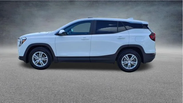 Used 2023 White GMC SLE image 5